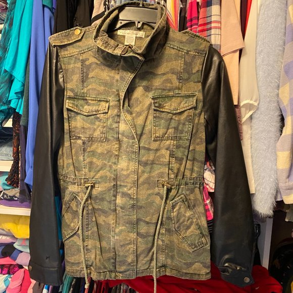 Sans Souci Camo Utility Jacket - Picture 1 of 7